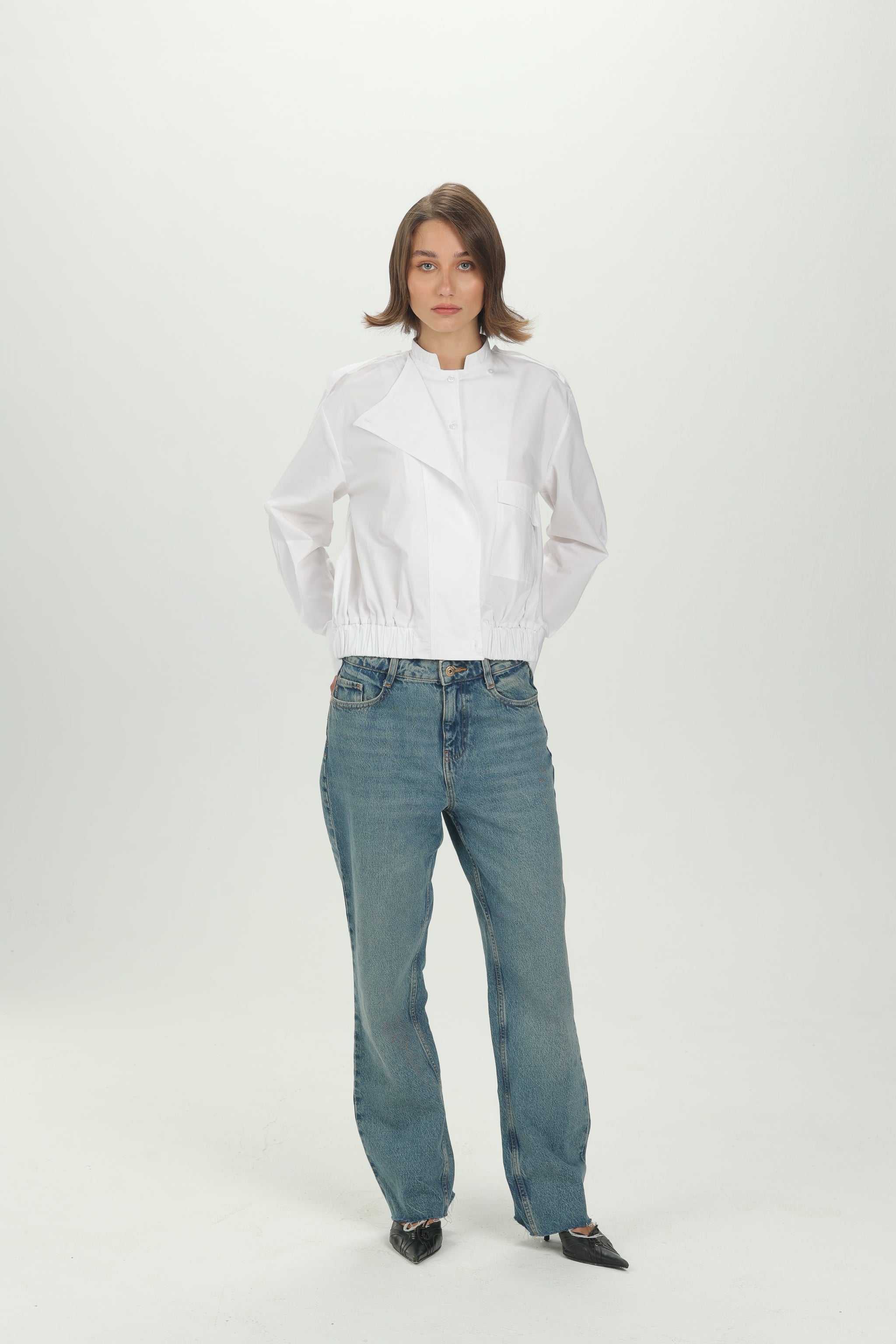 White Folded Collar Shirt with Elastic Hem